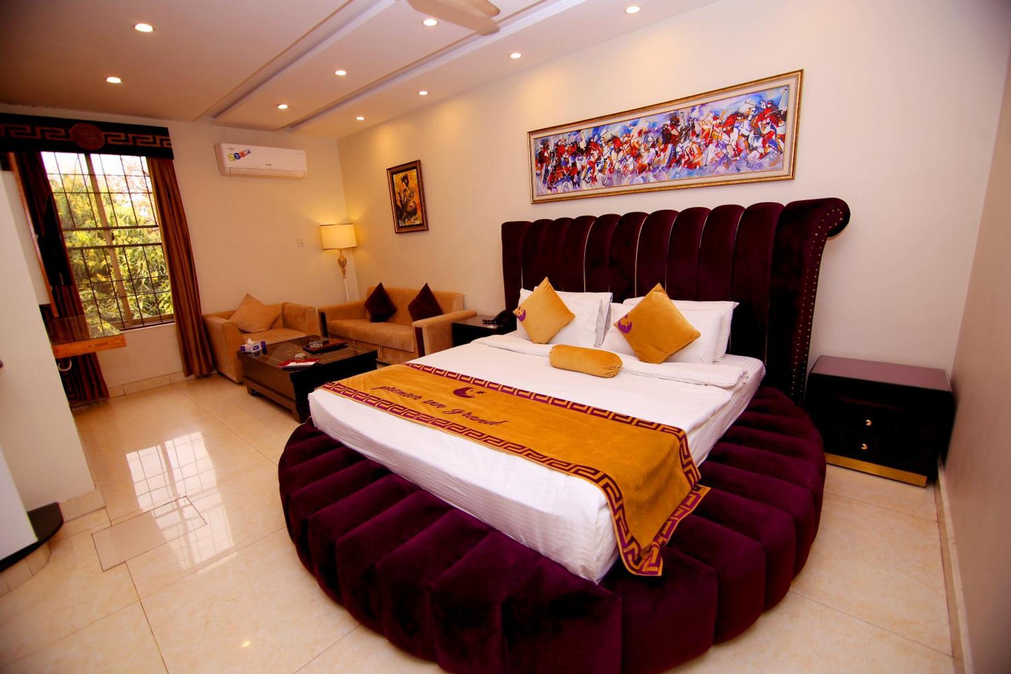 Premier Inn Grand Gulberg لاهور المظهر الخارجي الصورة