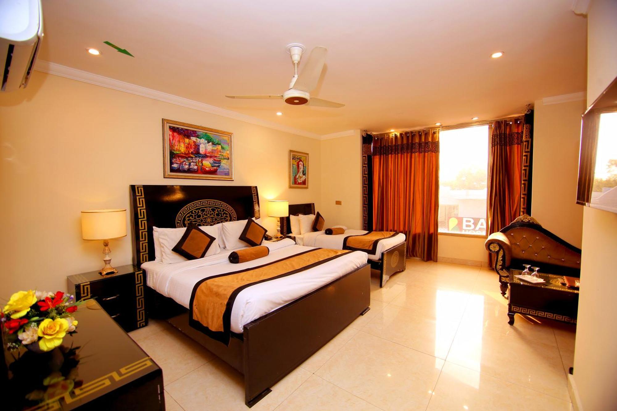 Premier Inn Grand Gulberg لاهور المظهر الخارجي الصورة