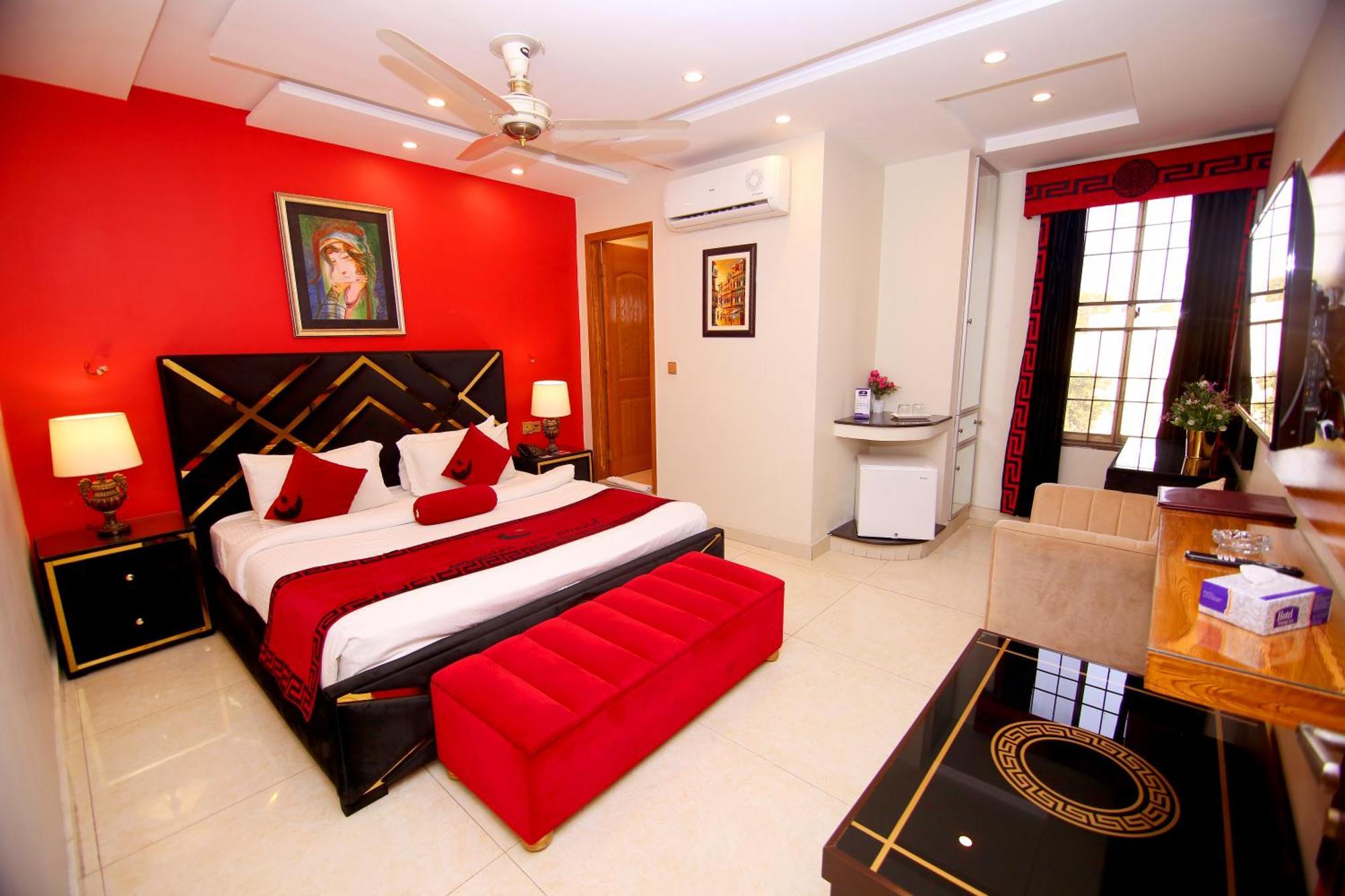 Premier Inn Grand Gulberg لاهور المظهر الخارجي الصورة