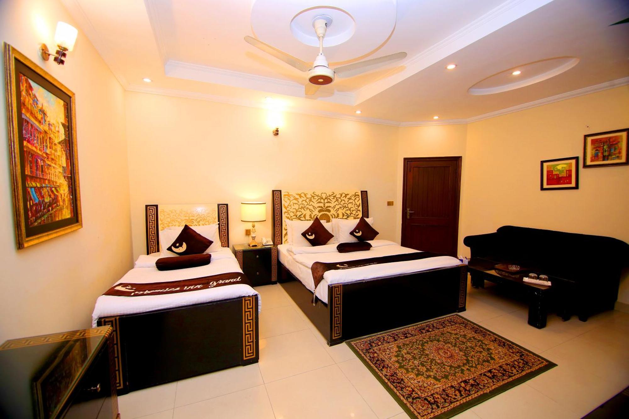 Premier Inn Grand Gulberg لاهور المظهر الخارجي الصورة